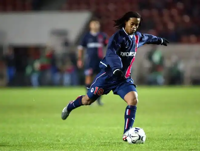 亚洲球员在 亚洲球员在