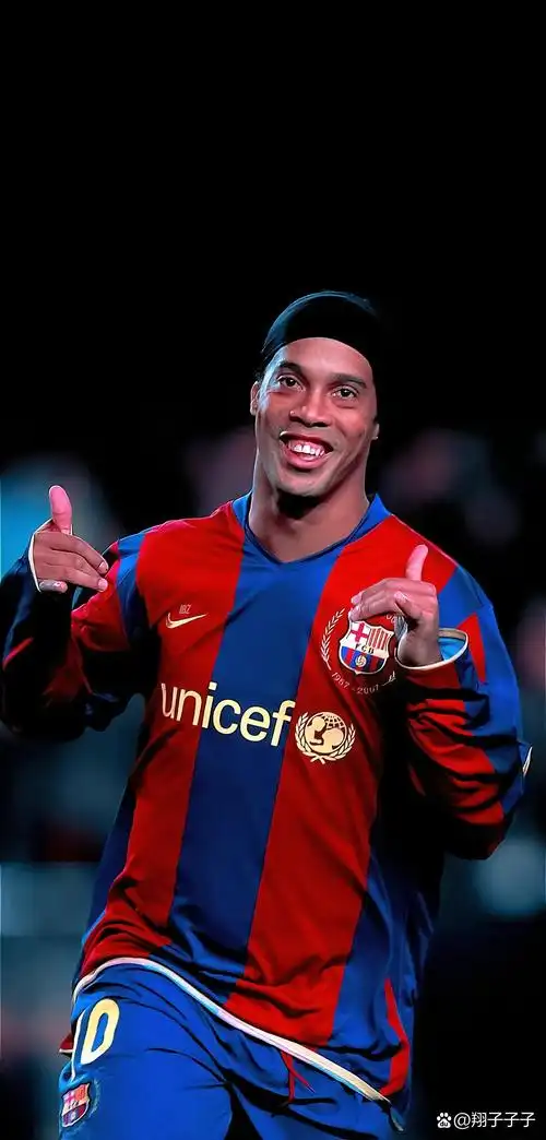 曾效力于英 曾效力于英